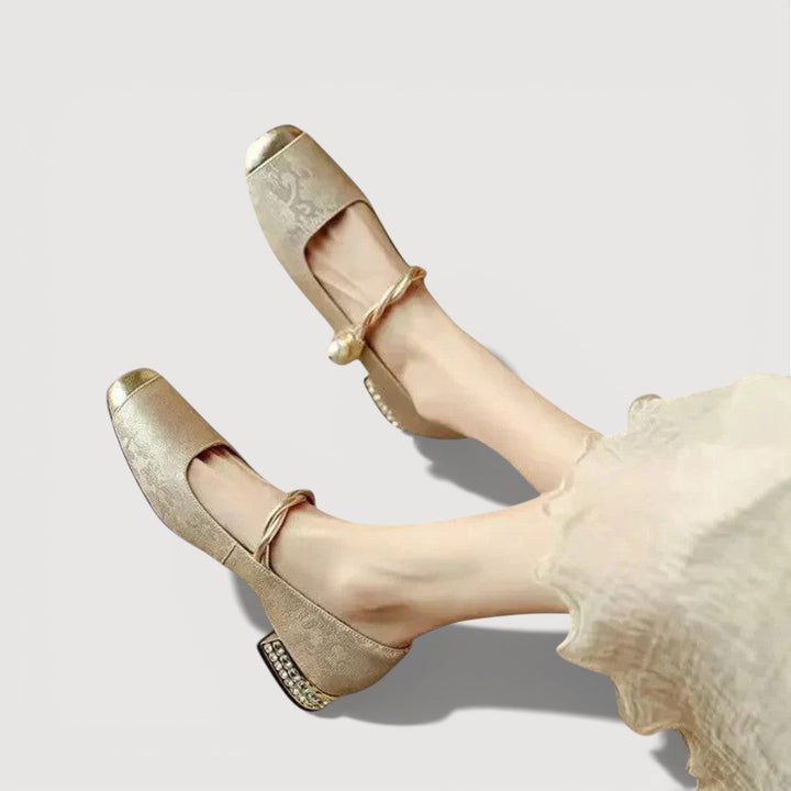 Clara | Timeless Vintage Charm