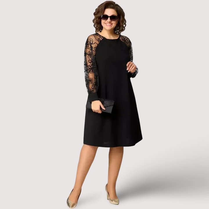 Séraphine | The Black Dress With Lace Sleeve