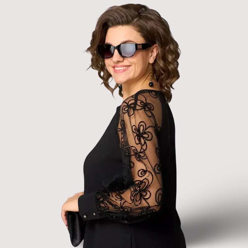Séraphine | The Black Dress With Lace Sleeve