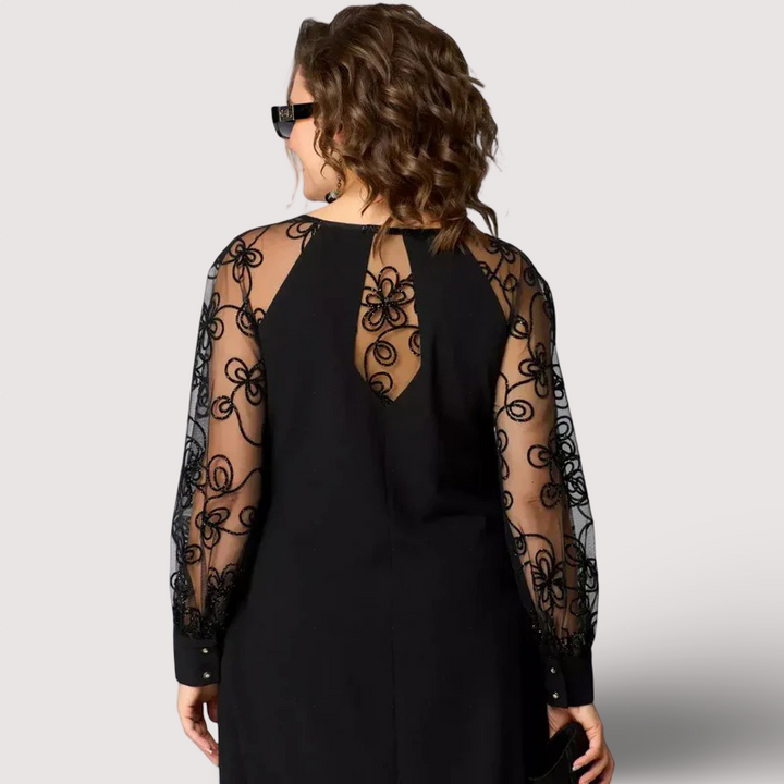Séraphine | The Black Dress With Lace Sleeve
